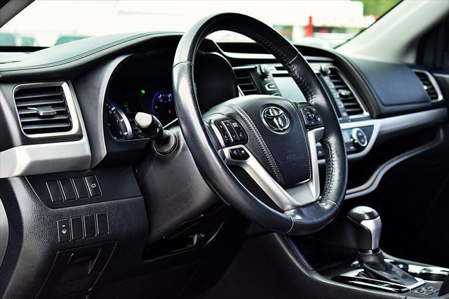 used 2014 Toyota Highlander car, priced at $16,991