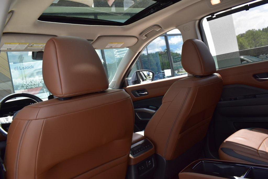 used 2023 Nissan Pathfinder car, priced at $39,900