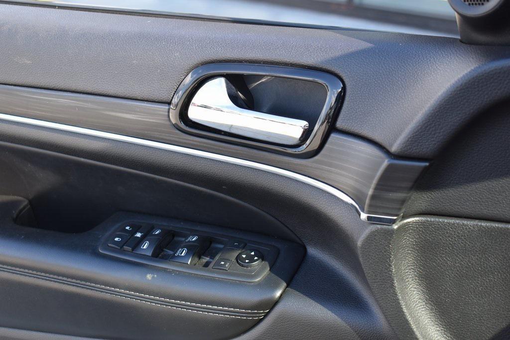 used 2021 Jeep Grand Cherokee car, priced at $24,590