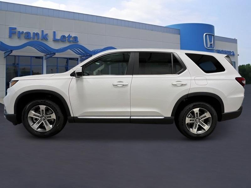 new 2025 Honda Pilot car, priced at $45,050