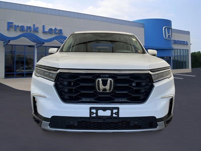 new 2025 Honda Pilot car, priced at $45,050