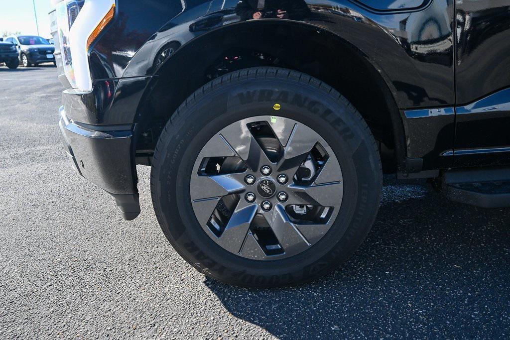 new 2025 Ford F-150 Lightning car, priced at $76,789