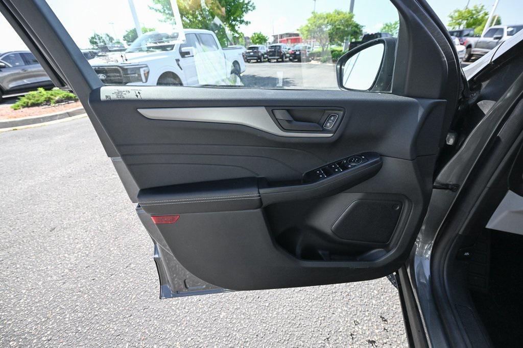 new 2025 Ford Escape car, priced at $28,398
