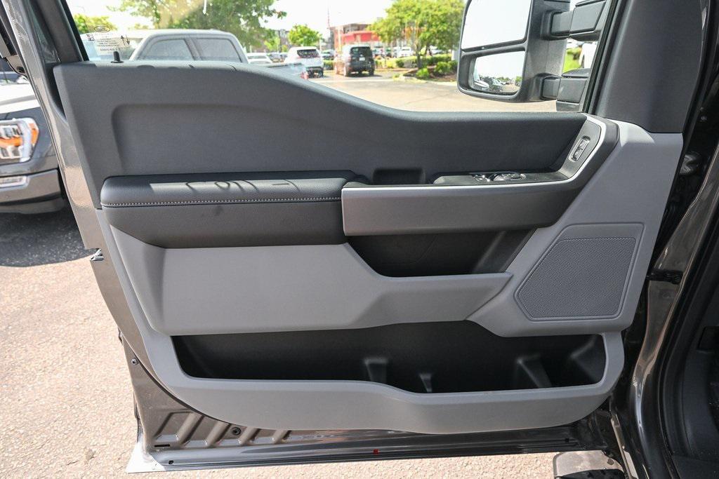 new 2025 Ford F-350 car, priced at $57,215