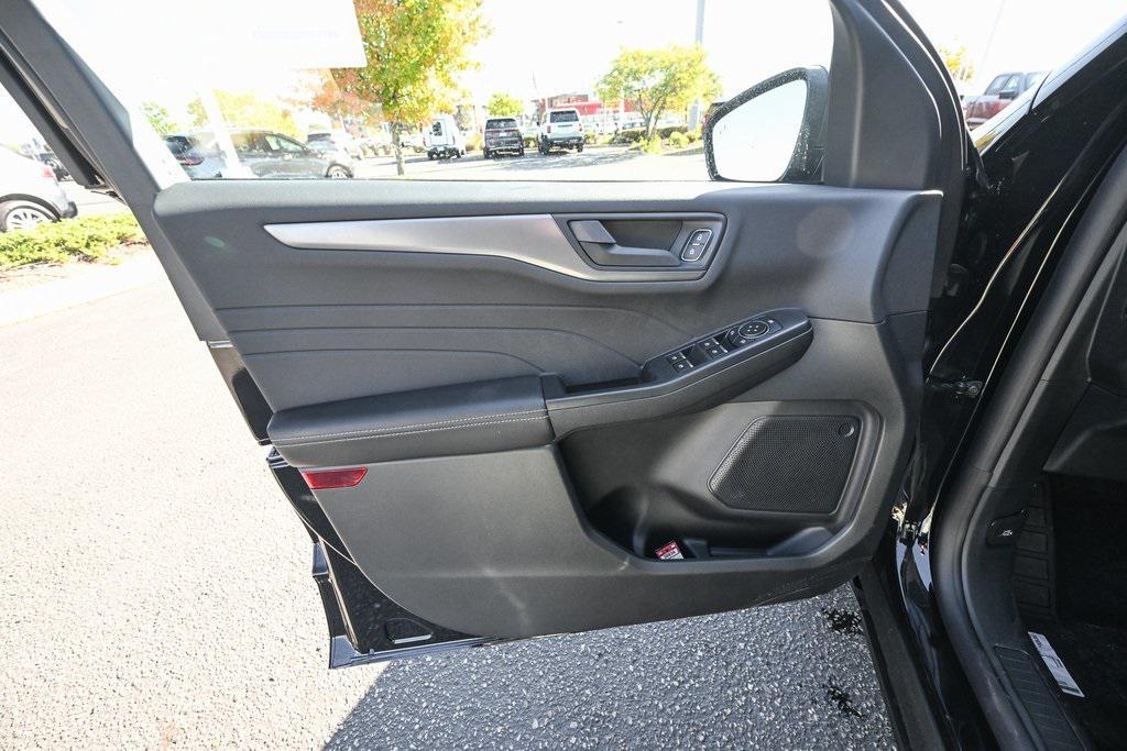 new 2025 Ford Escape car, priced at $29,358