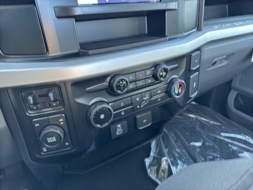 new 2025 Ford F-250 car, priced at $49,976