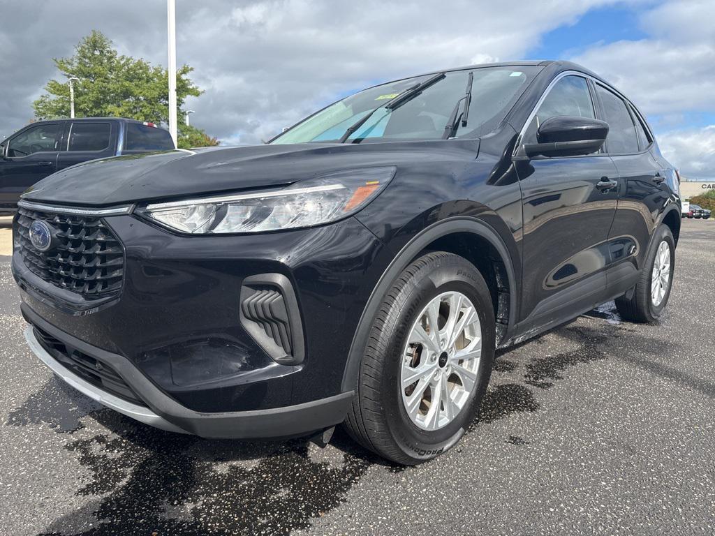 used 2023 Ford Escape car, priced at $24,981