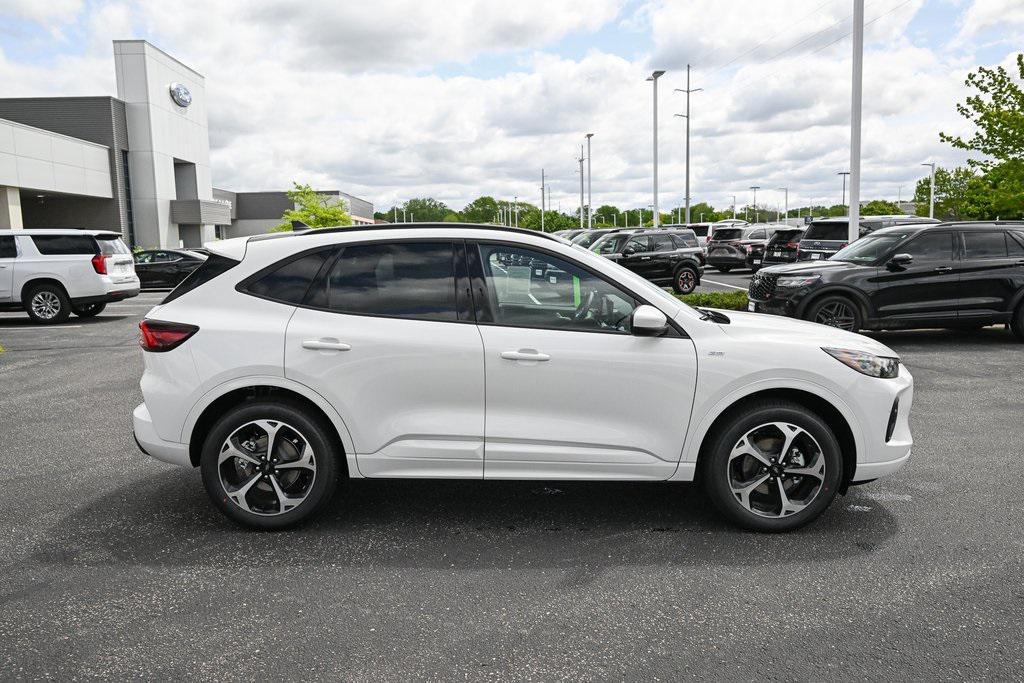 new 2025 Ford Escape car, priced at $37,044