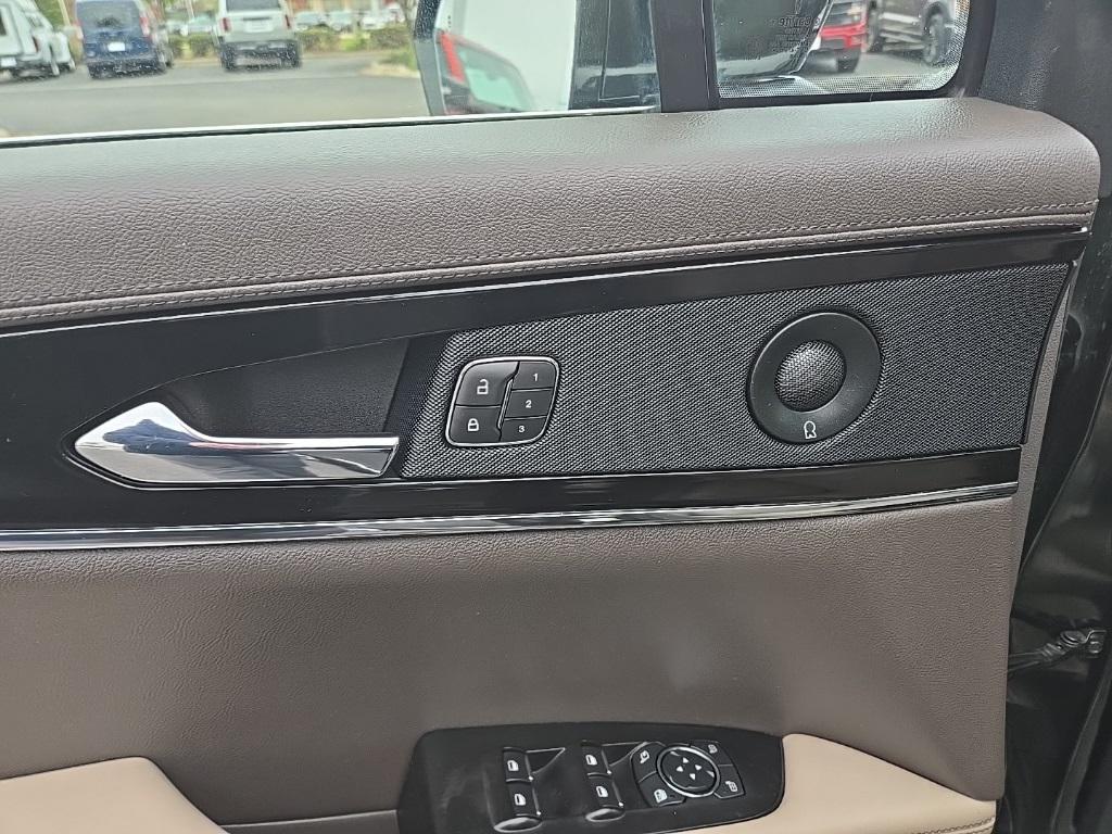 used 2021 Lincoln Nautilus car, priced at $28,981