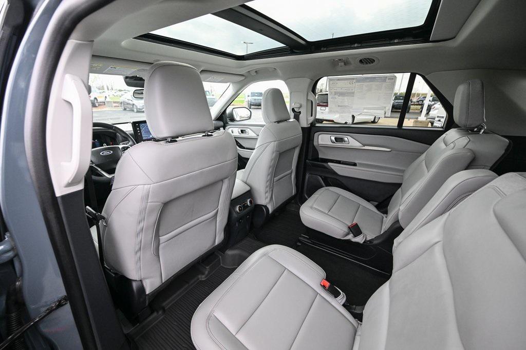 new 2025 Ford Explorer car, priced at $44,476