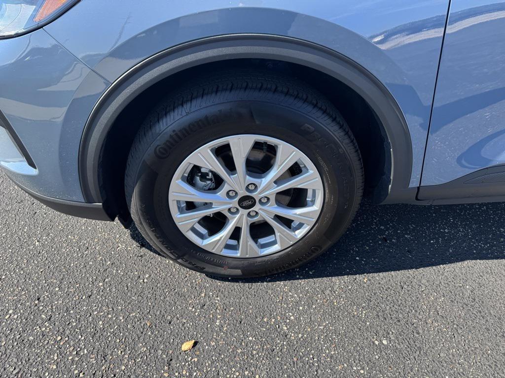 used 2023 Ford Escape car, priced at $26,971