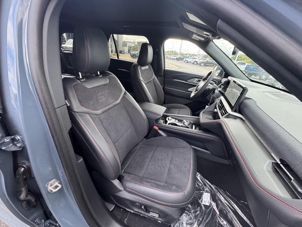 new 2025 Ford Explorer car, priced at $59,744