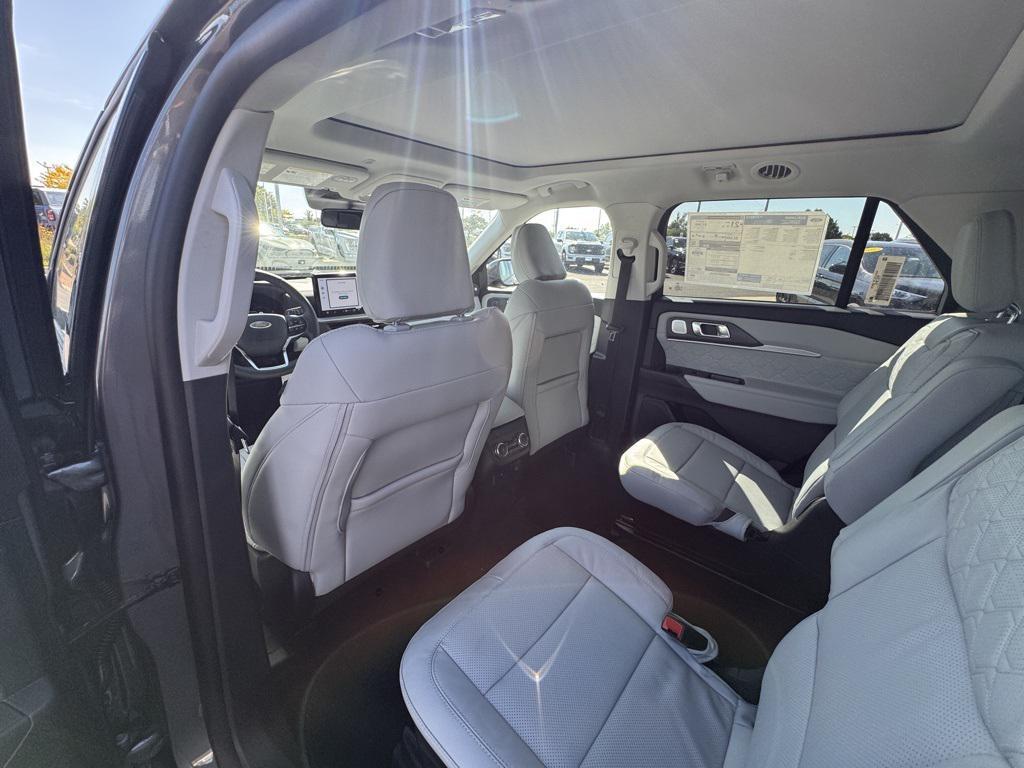 new 2025 Ford Explorer car, priced at $59,800