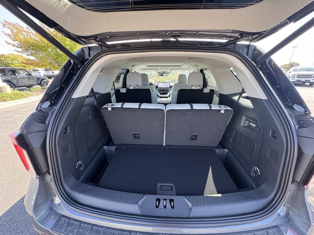 new 2025 Ford Explorer car, priced at $59,800