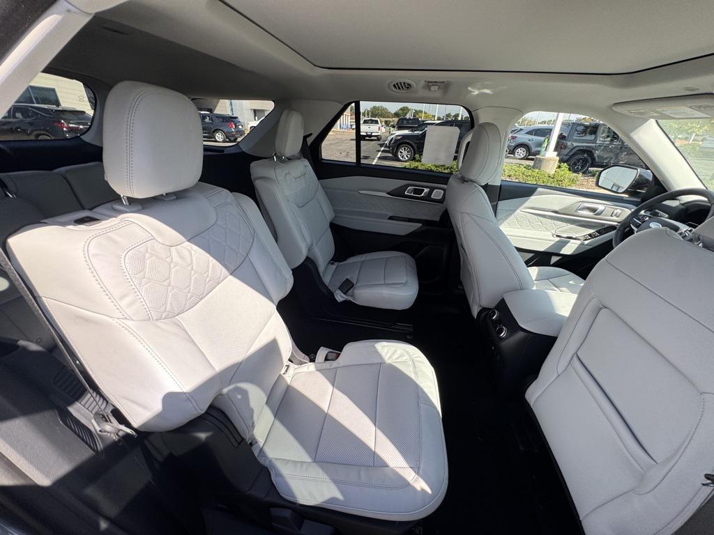 new 2025 Ford Explorer car, priced at $59,800