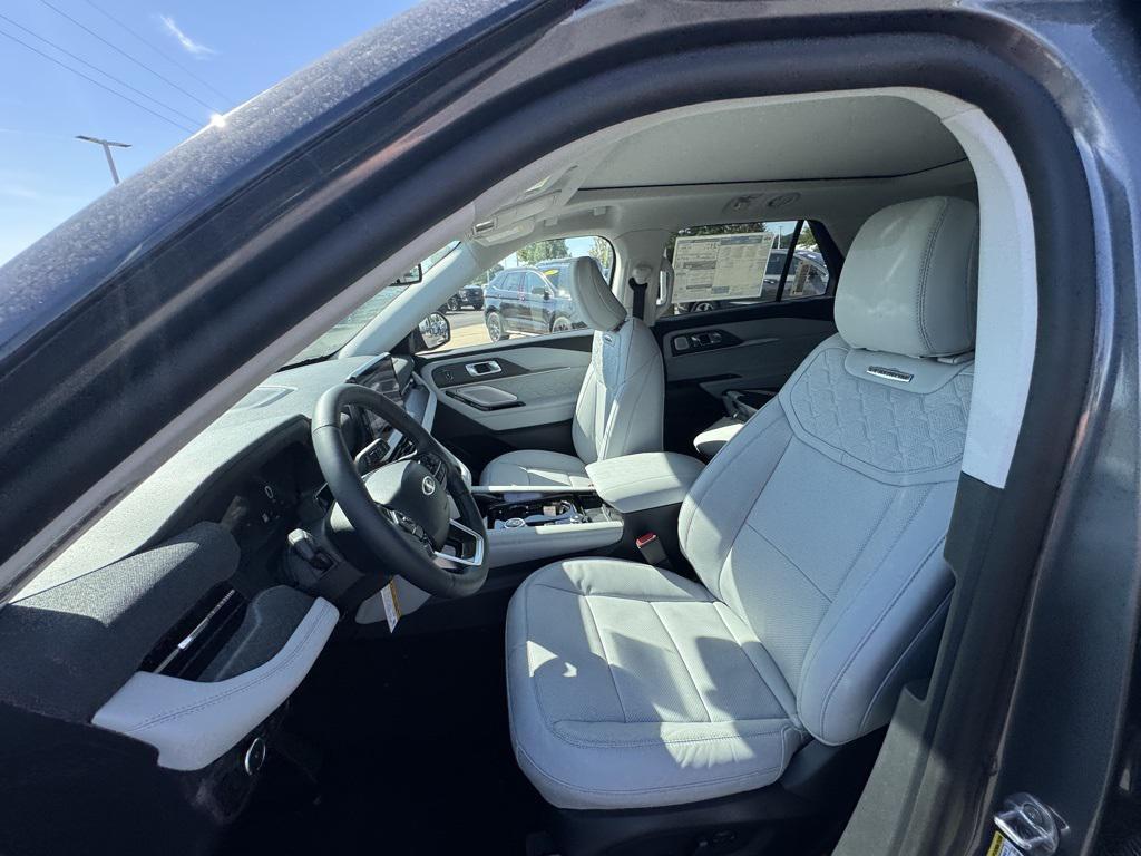new 2025 Ford Explorer car, priced at $59,800