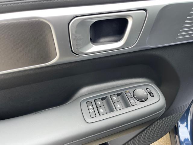 new 2025 Hyundai Santa Fe car, priced at $41,129
