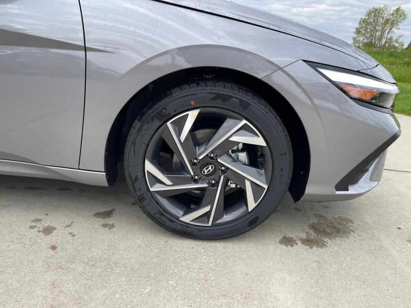new 2025 Hyundai Elantra car, priced at $25,364