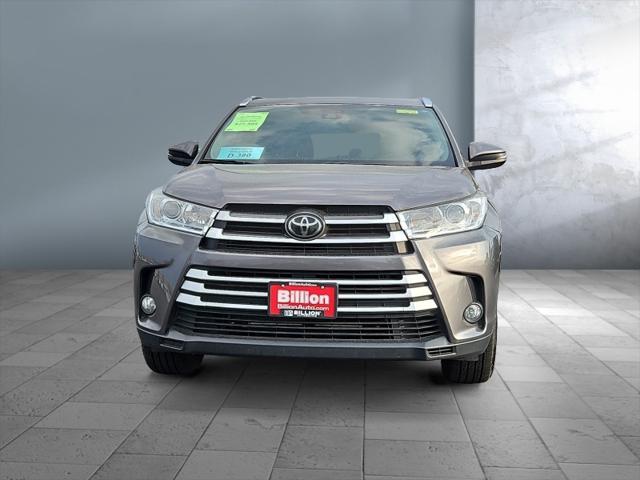 used 2018 Toyota Highlander car, priced at $27,995