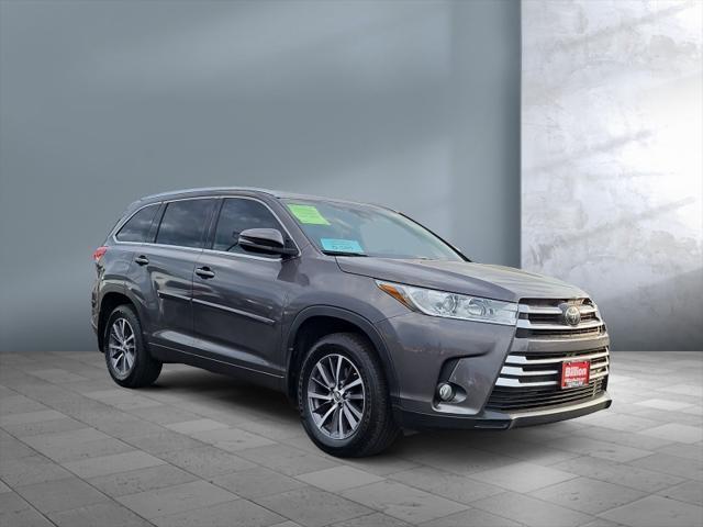 used 2018 Toyota Highlander car, priced at $27,995