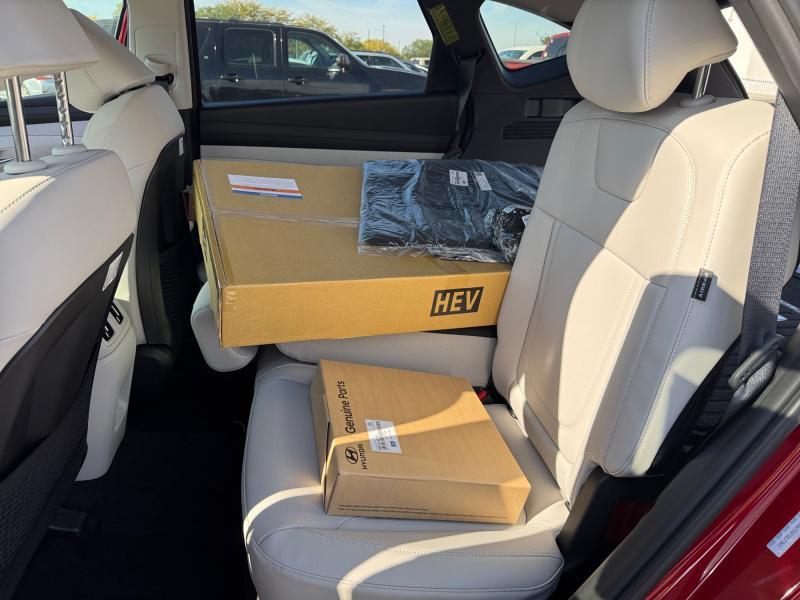 new 2025 Hyundai TUCSON Hybrid car, priced at $39,959