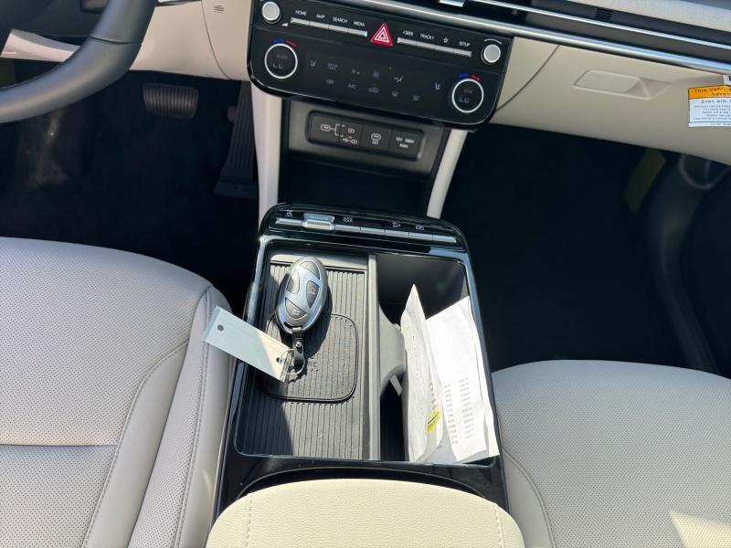 new 2025 Hyundai TUCSON Hybrid car, priced at $39,959