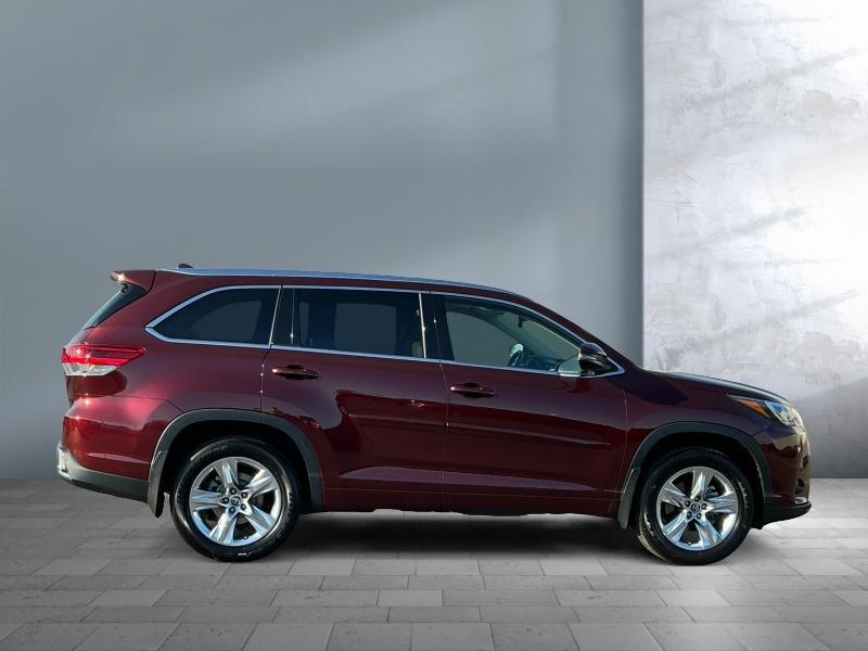 used 2018 Toyota Highlander car, priced at $27,995