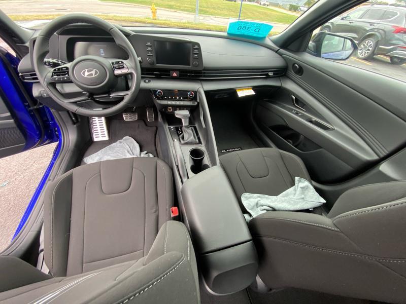 new 2025 Hyundai Elantra car, priced at $22,559