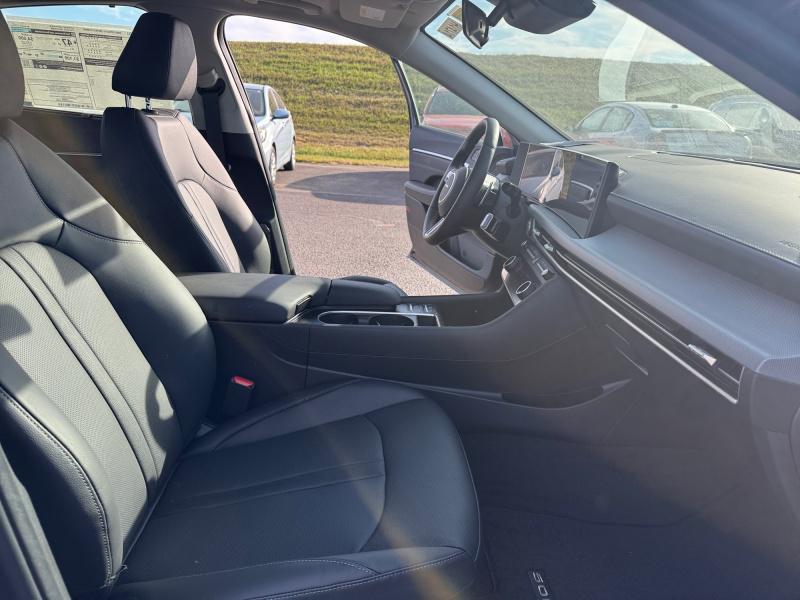 new 2025 Hyundai Sonata Hybrid car, priced at $37,047