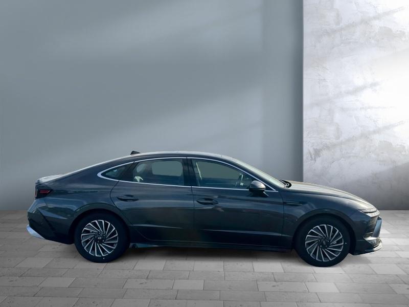new 2025 Hyundai Sonata Hybrid car, priced at $37,047