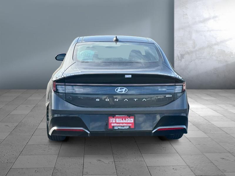 new 2025 Hyundai Sonata Hybrid car, priced at $37,047