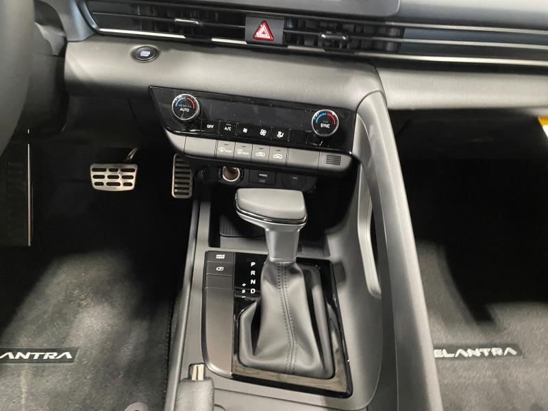 new 2025 Hyundai Elantra car, priced at $25,489
