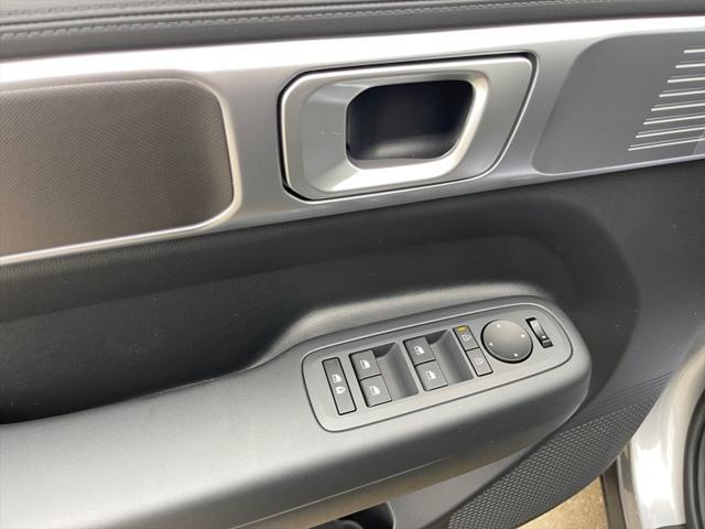 new 2025 Hyundai Santa Fe car, priced at $38,559
