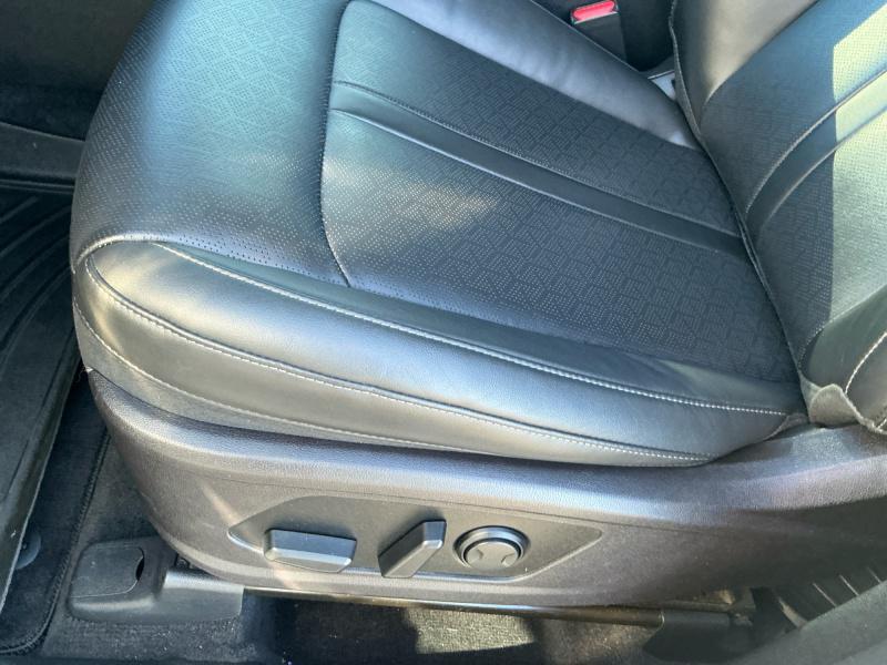 used 2022 Kia Sorento car, priced at $24,995