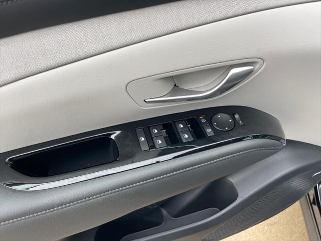 new 2025 Hyundai TUCSON Hybrid car, priced at $43,754