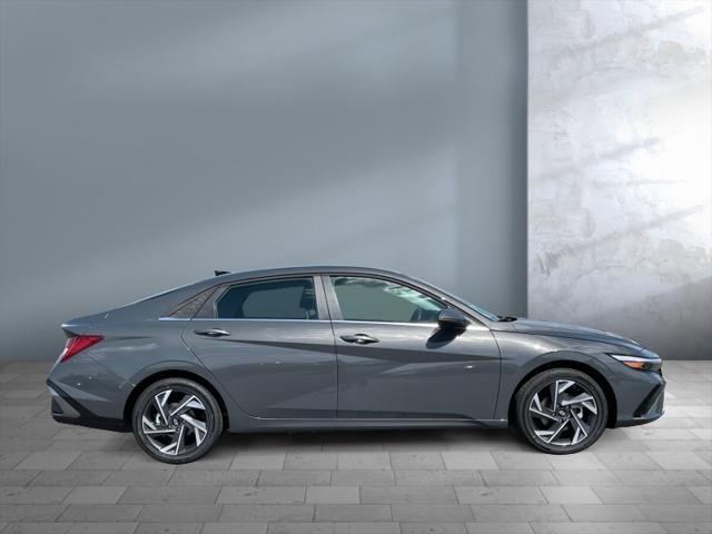new 2025 Hyundai Elantra car, priced at $30,914