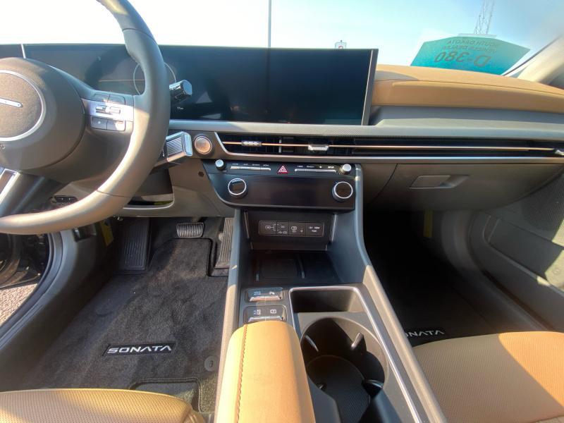 new 2025 Hyundai Sonata Hybrid car, priced at $39,924