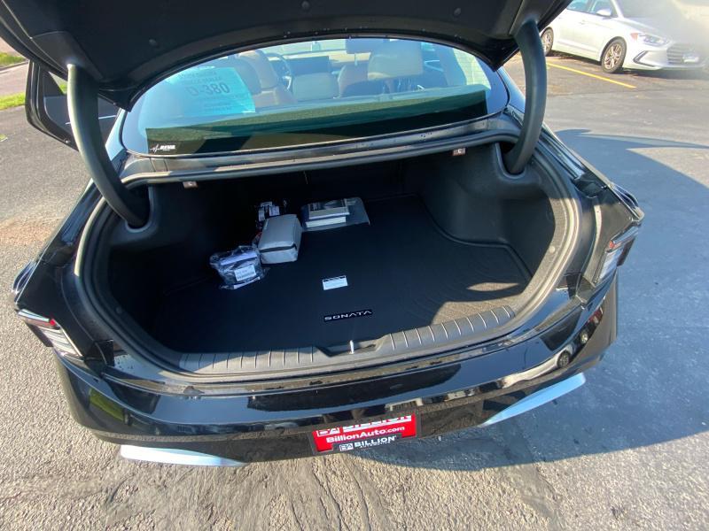 new 2025 Hyundai Sonata Hybrid car, priced at $39,924