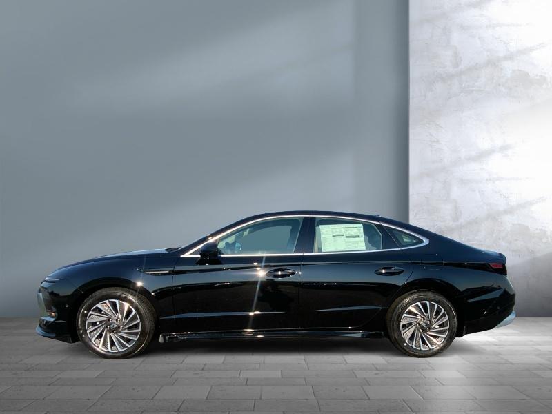 new 2025 Hyundai Sonata Hybrid car, priced at $39,924