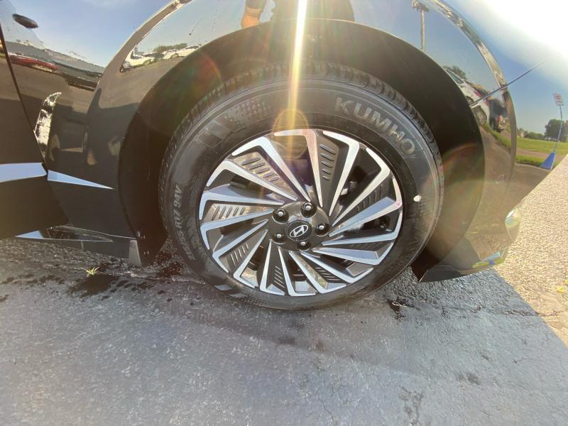 new 2025 Hyundai Sonata Hybrid car, priced at $39,924