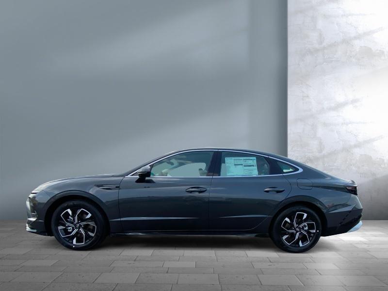 new 2025 Hyundai Sonata car, priced at $30,304
