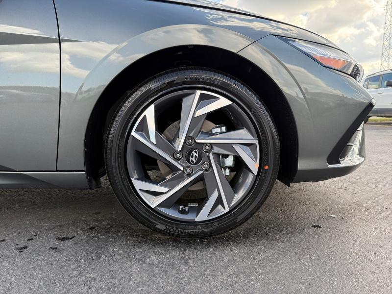 new 2025 Hyundai Elantra car, priced at $27,139