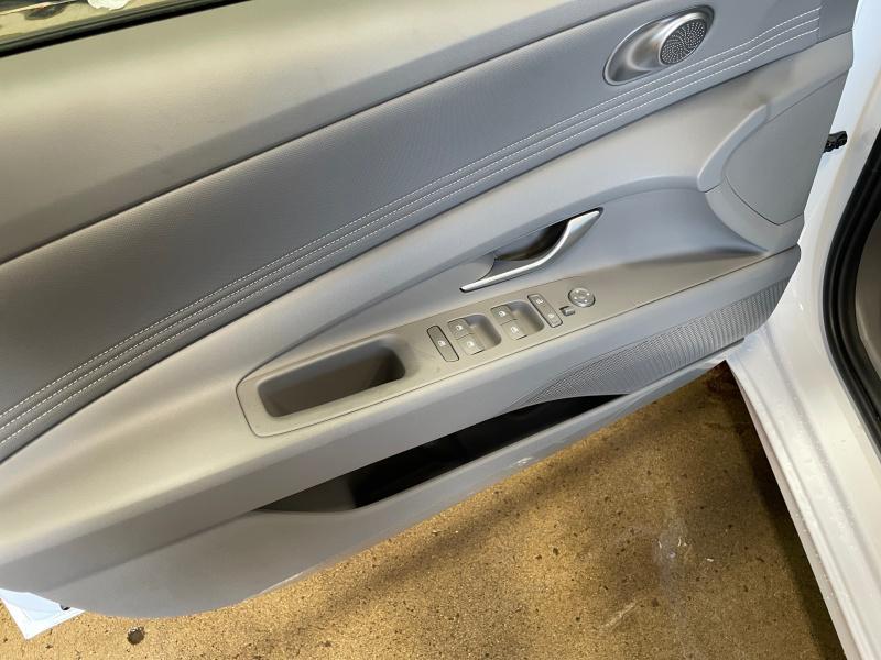new 2025 Hyundai Elantra car, priced at $26,004