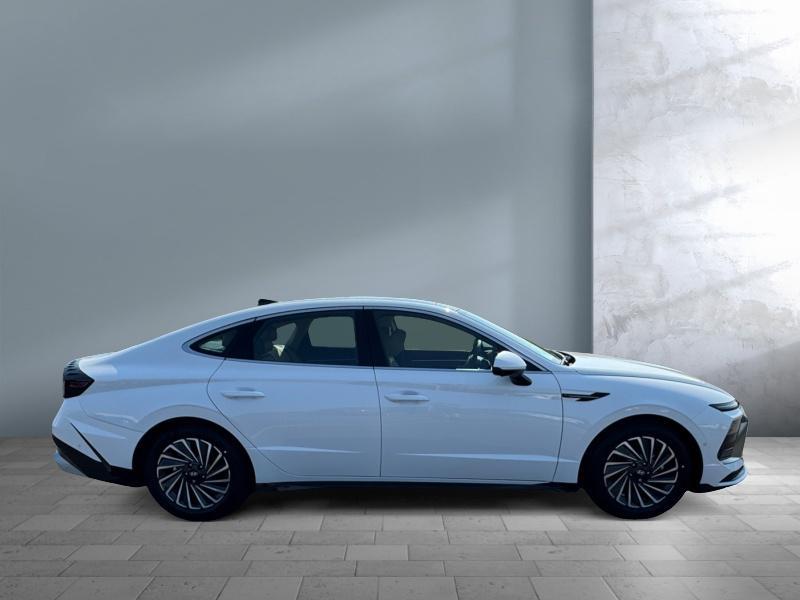 new 2025 Hyundai Sonata Hybrid car, priced at $38,674