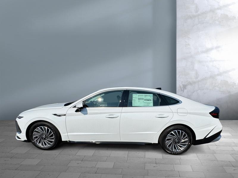 new 2025 Hyundai Sonata Hybrid car, priced at $38,674
