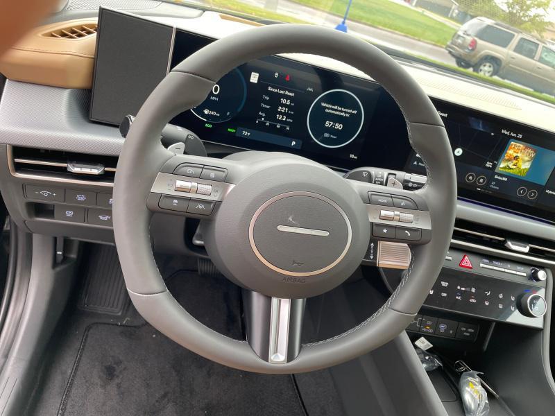 new 2025 Hyundai Sonata Hybrid car, priced at $38,924