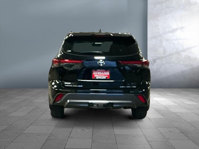 used 2023 Toyota Highlander car, priced at $46,995