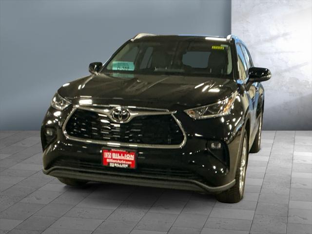 used 2023 Toyota Highlander car, priced at $46,995