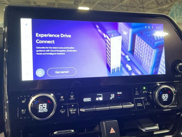 used 2023 Toyota Highlander car, priced at $46,995