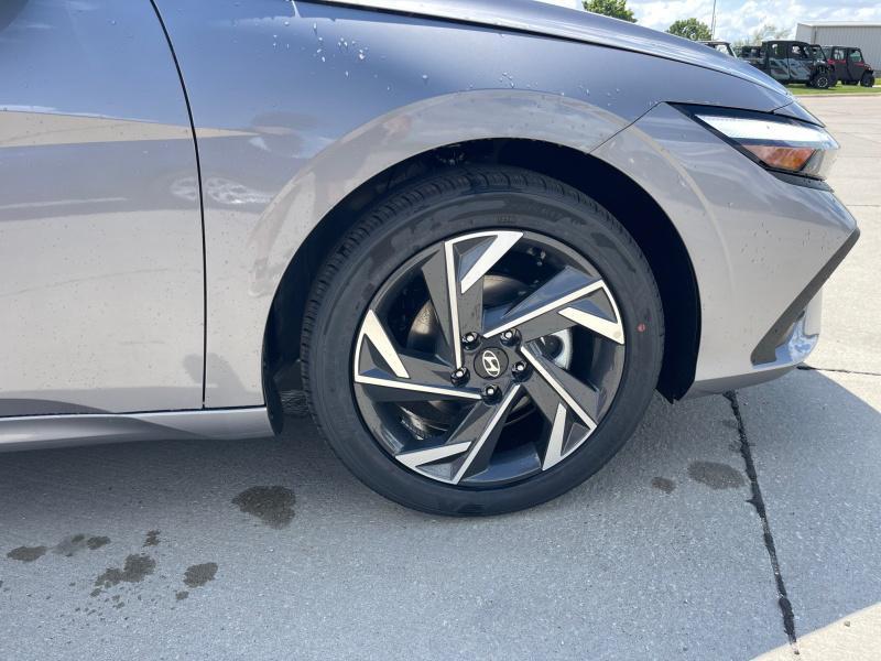 new 2025 Hyundai Elantra car, priced at $25,434